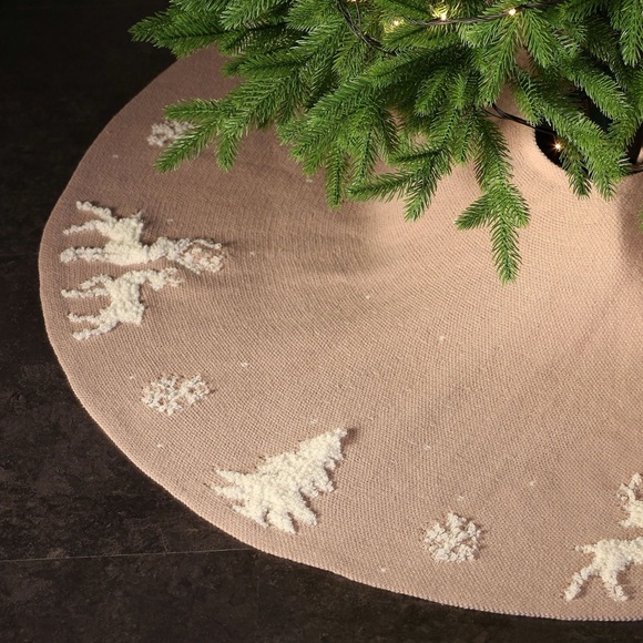 Elegant Beige Christmas Tree Skirt - Picture 2 of 4